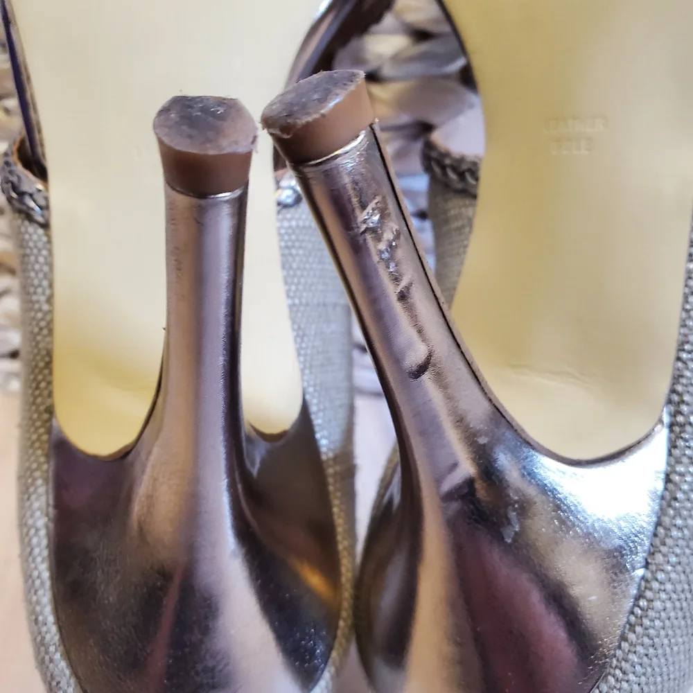 Tahari Gold Loretta Peep Toe Pumps Heels Taupe Size 6.5 Stiletto Party Going Out